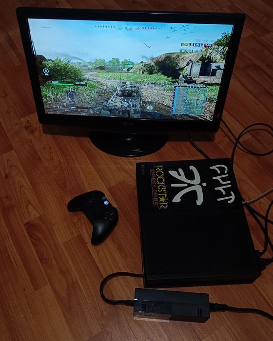 Xbox one + controller + monitor