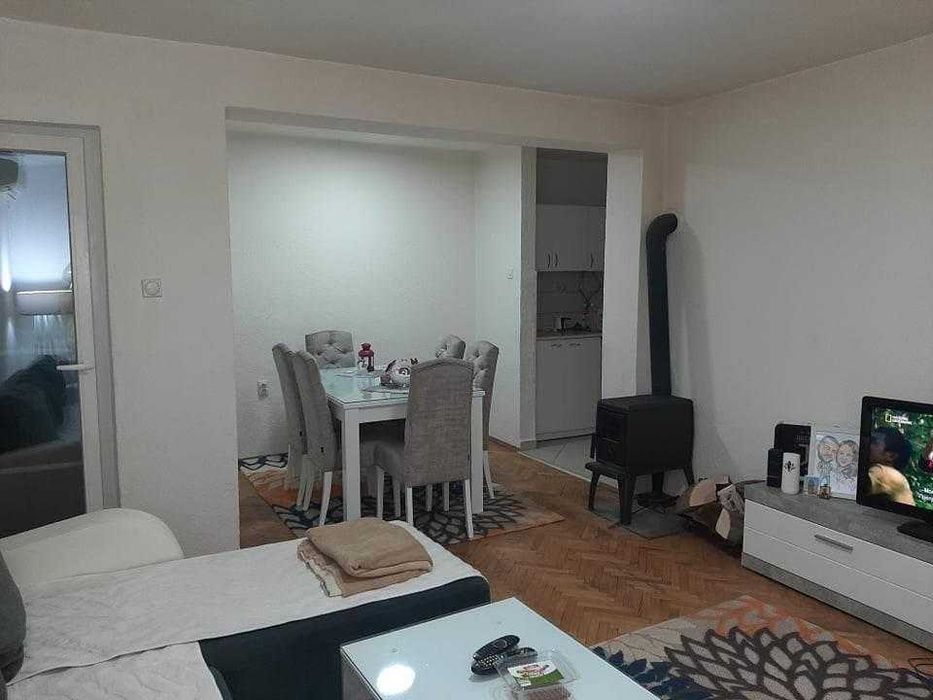 Дава се под наем Тристаен апартамент в Бургас, Лазур - 57 кв.м за 255 € - Снимка #4