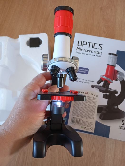 Детски микроскоп