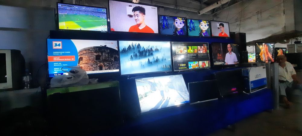 Телевизор Самсунг смарт 32 продаётся