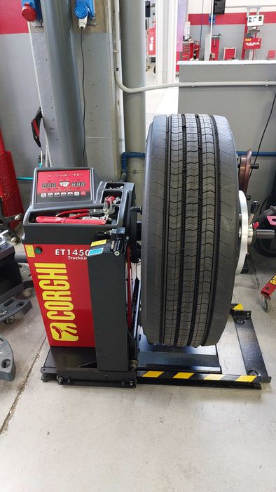 CORGHI - ET 1450  Електронна баланс машина за товарни автомобили