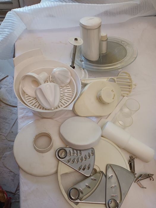 Robot de bucătarie KM8, producție est-germană