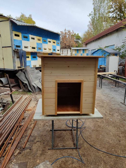 Будка для собаки размер 75*90*90 см,крыша 90*110 см,утепленная