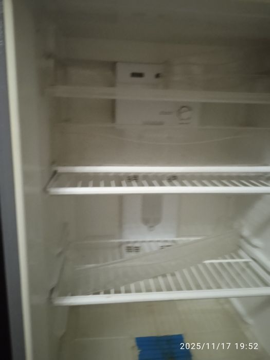 Продам Холодильник Daewoo , двух камерный