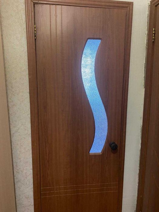 Продам б/у двери