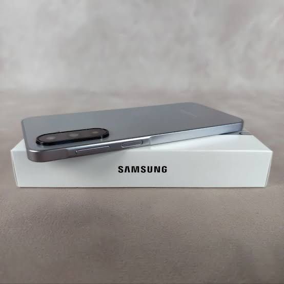 Продам Samsung Galaxy A17, Grey, 4/128Gb, Новый.