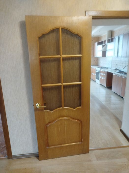 Продам двери деревянные