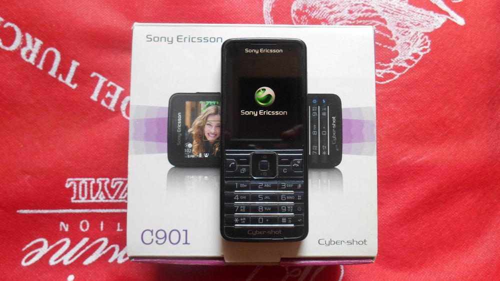Продаеться Sony Ericcson C901 FUII Komplect.