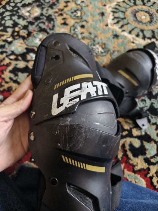 Leatt dual axis S/M