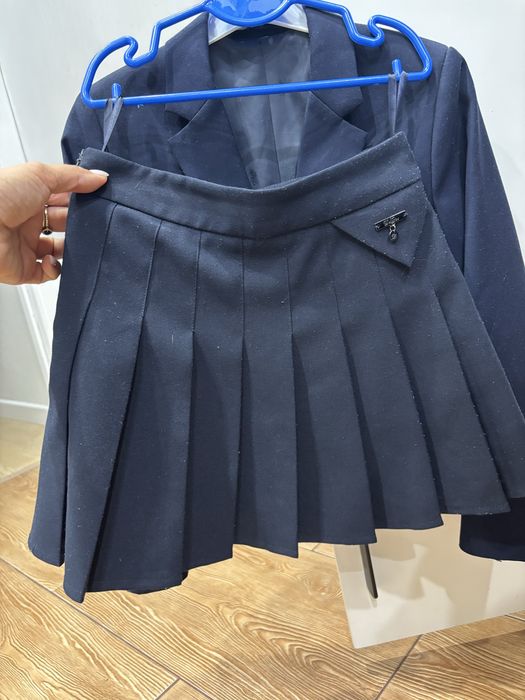Школьный педжак и юбка