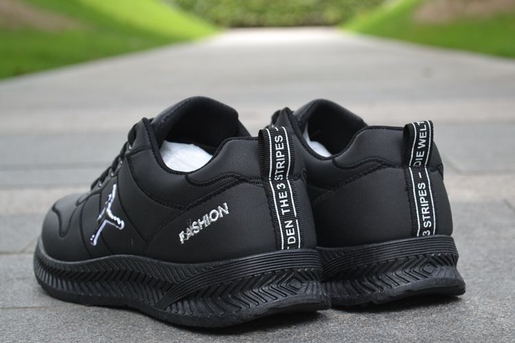 Мужские кроссовки