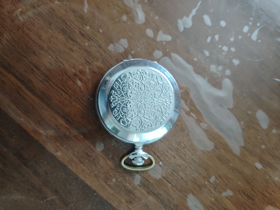 Продам часы карманные.