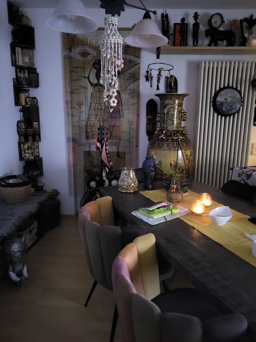 Китайска ваза висока 1.58 см. Широка 50 см