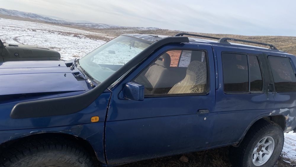 Продаю запчасти на тераник 1 ниссан нп300