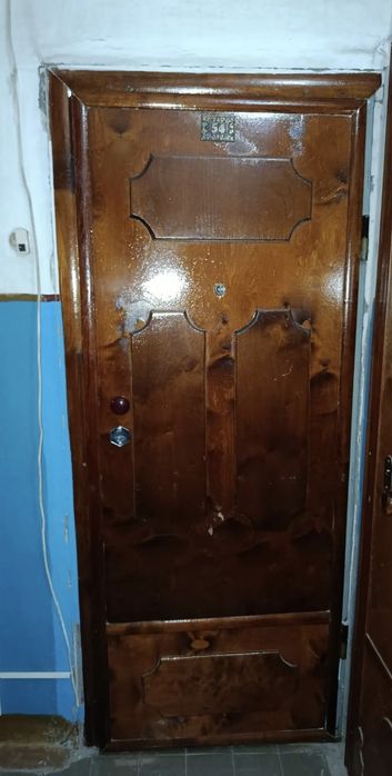 Продам металлическую дверь
