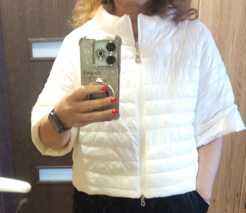 Дамско бяло късо яке  с две лица.