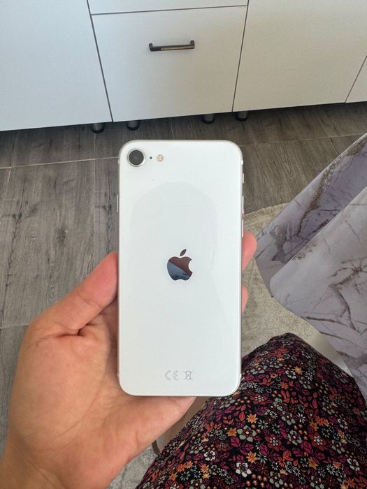 Iphone Se 64гб сатылады!