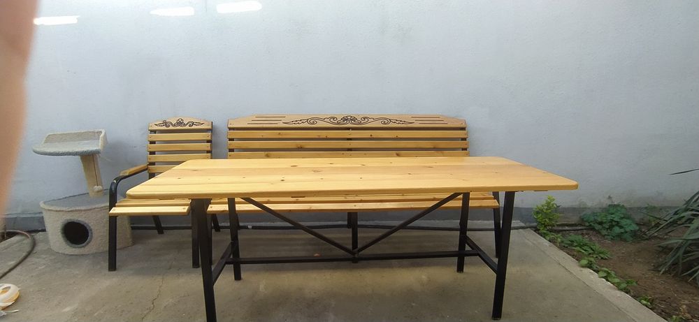 Стол и две скамейки (комплект). Дерево. Новые. Срочно;