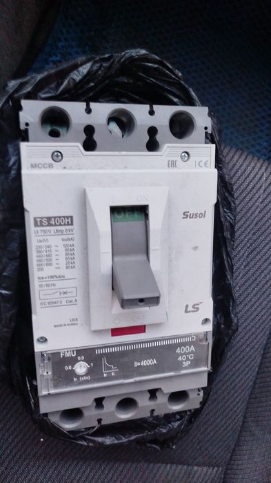 Автомат 400А состояние новое