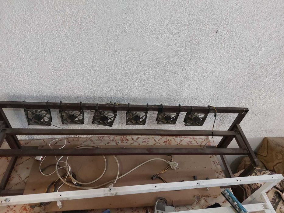 Стойка за риг с 8 карти