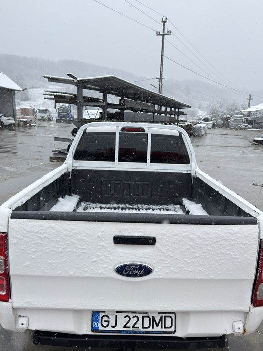 Vand Ford ranger in 2 usi