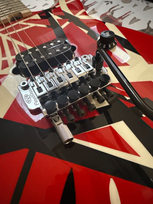 Chitara EVH Stripe Red Ploiesti • OLX.ro