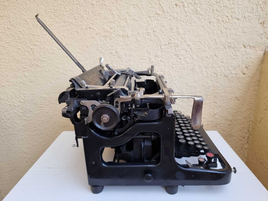 Masina de scris veche, Mercedes, model rar