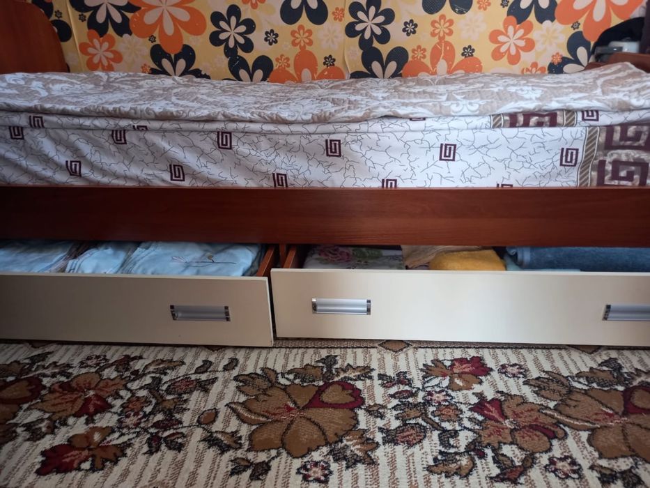 Продам шкаф и кровать