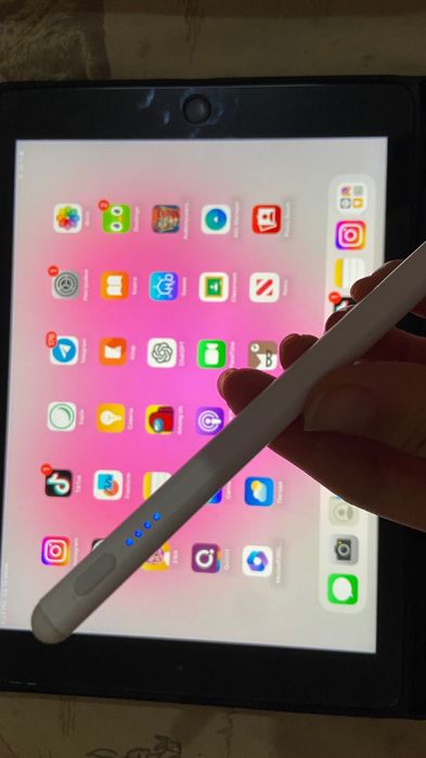 Продам айпад 6 поколения