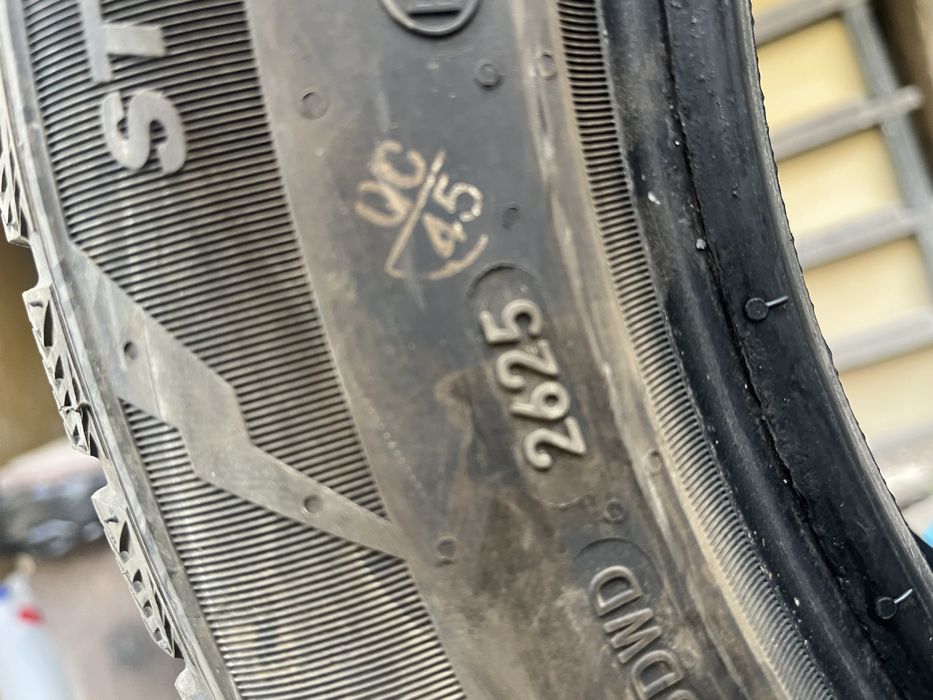 Зимни гуми 225/55/17 (почти не карани)