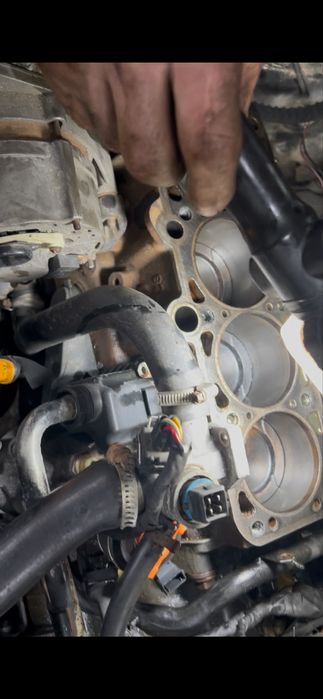 Двигатель и коробка надо  . 1,8 моно