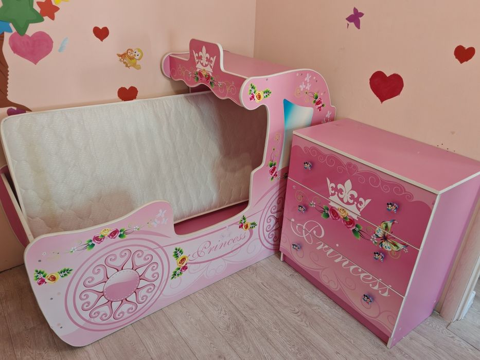 Детская кровать с комотом