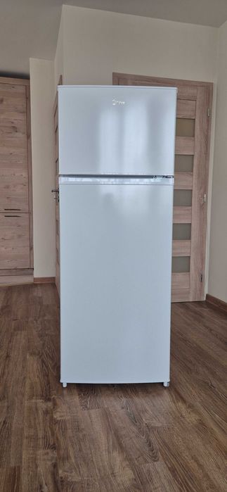 Хладилник с горен фризер MIDEA MDRT294FGE01