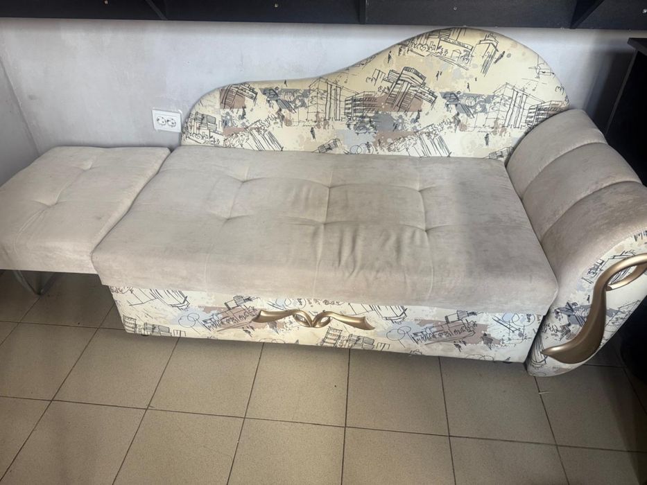 Продам диван маленький