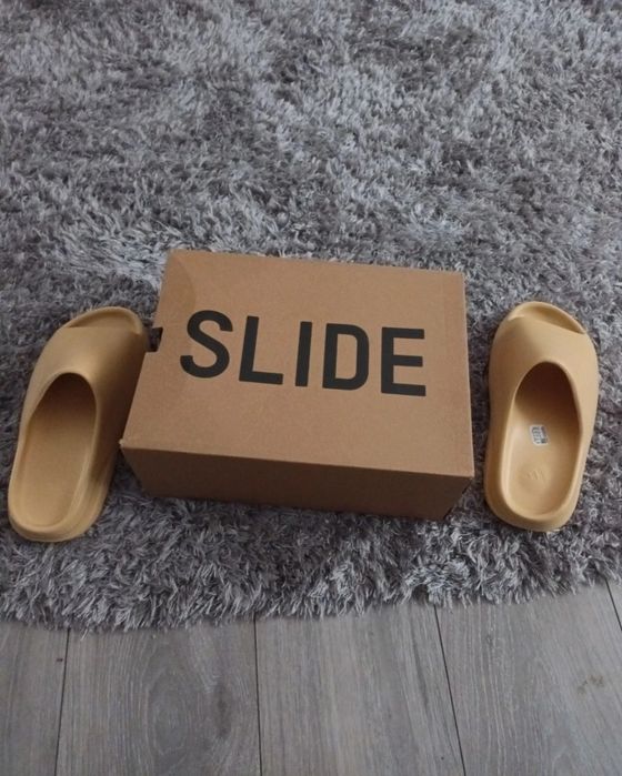 Yeezy slide noii