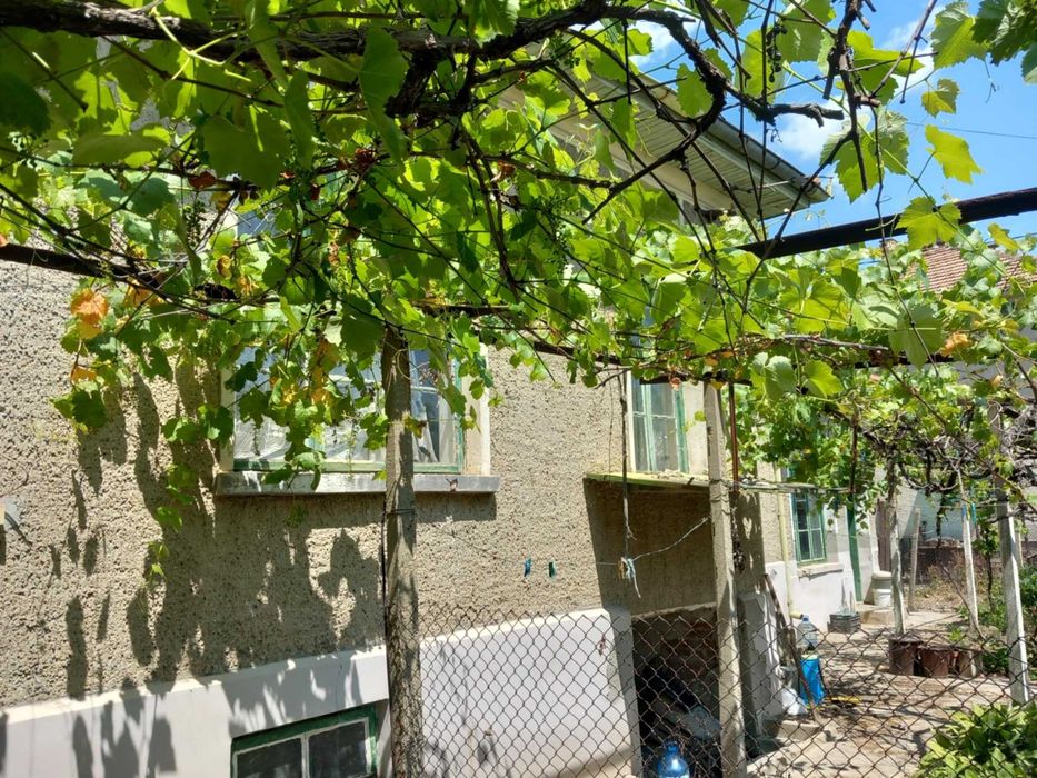 Продава се Къща в Долна Оряховица - 100 кв.м за 499 €/кв.м - Снимка #2