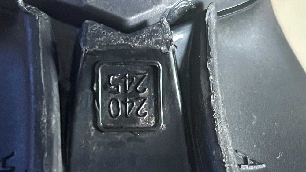 Clapari / Boots snowboard / Casca schi