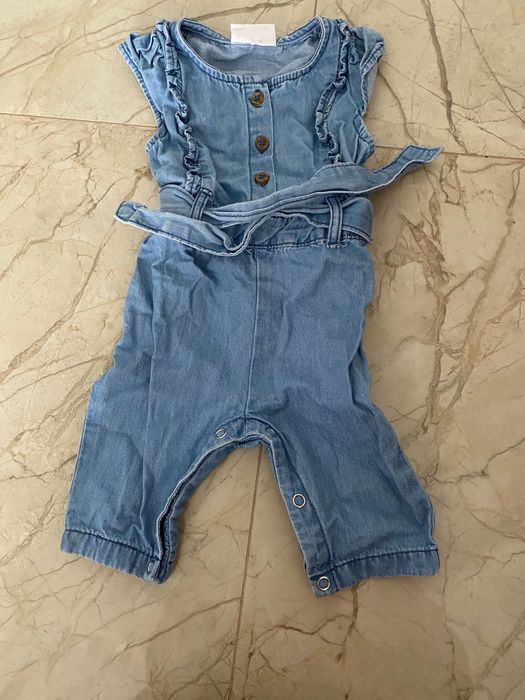 Бебешки дрехи облечени само за фото сесия има и чисто нови