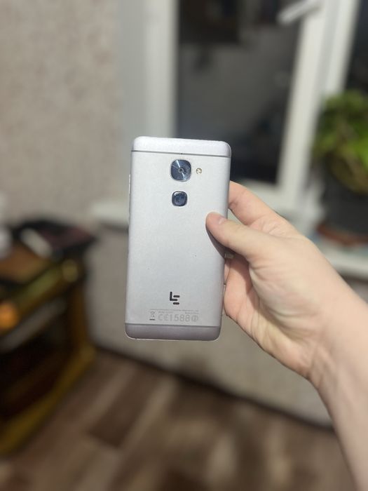 Смартфон LE2 рабочий