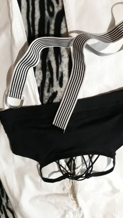 Комплект/Бели дънки/Тениска/Боди/Колан