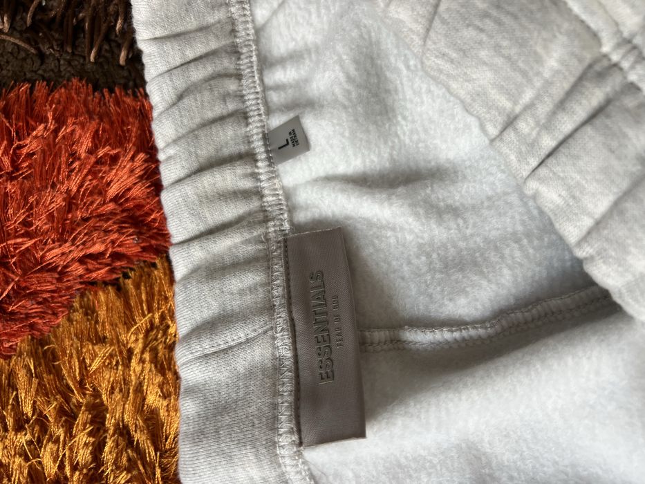 Pantaloni Essentials