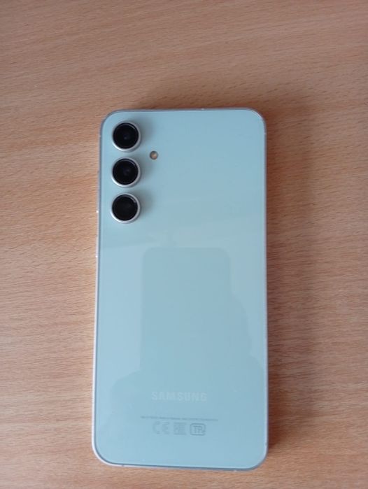 Продам телефон самсунг с23