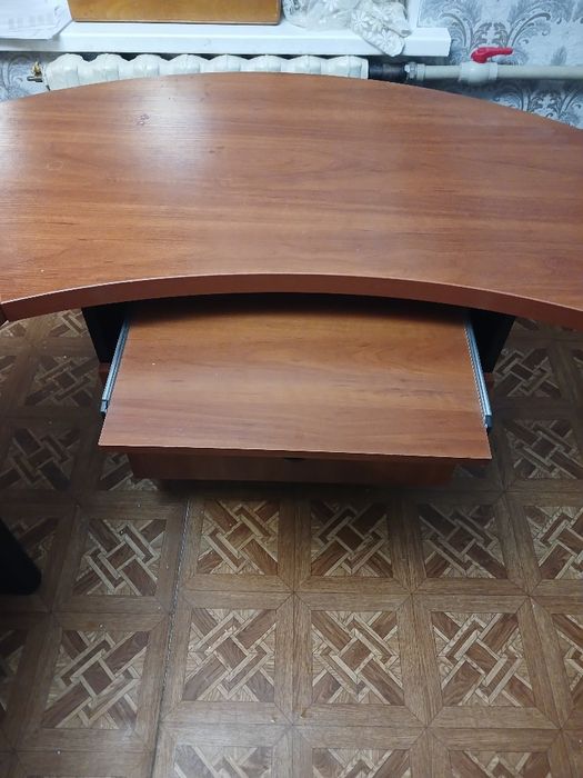 Стол руководителя  письменный  стол