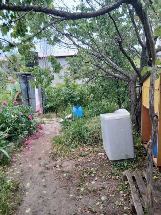 Продам участок с времянкой