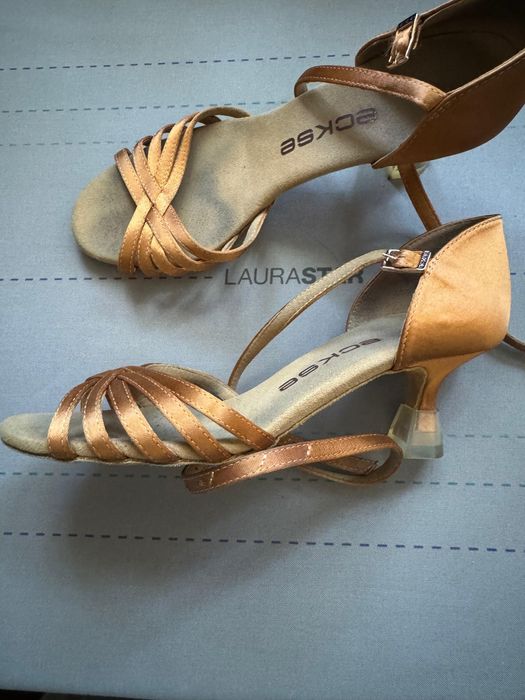 Продам туфли для бальных танцев