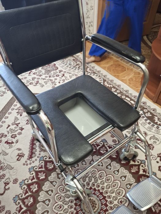 Инвалидное кресло-каталка домашняя.