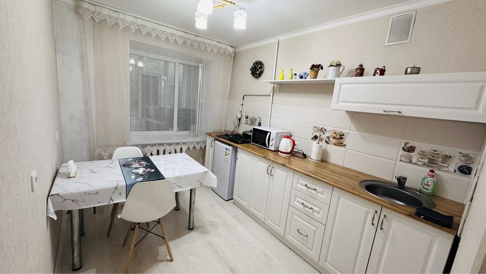 1,5 комн кв по суточно