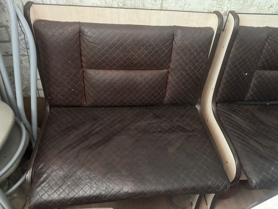 Продам кухонный уголок мебель