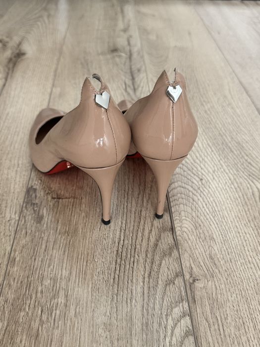 Женские лакированные туфли