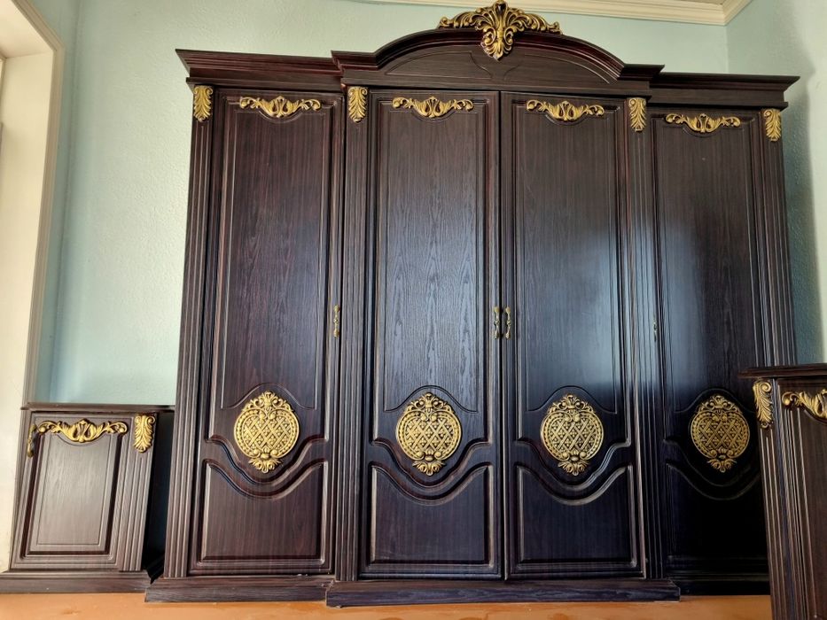 Спальный гарнитур